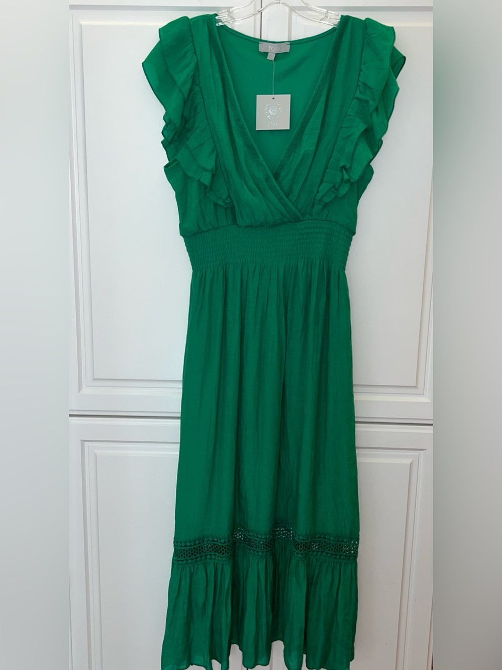 NEW J Gee dress Kelly green ruffle accent